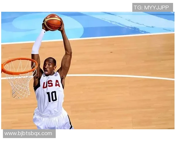 科比与韦德的巅峰对决：篮球传奇的激情碰撞与辉煌瞬间回顾